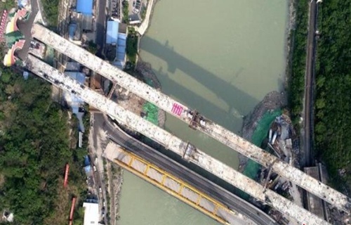 四川(chuān)峨眉漢(hàn)源高速(sù)公路峨邊大渡(dù)河特大橋順利合龍