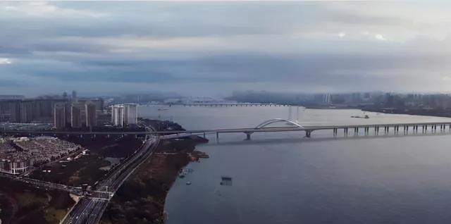 九龍湖(hú)大橋橋(qiáo)梁樁基完成147根(gēn)！西岸(àn)梁場正有(yǒu)序(xù)施工