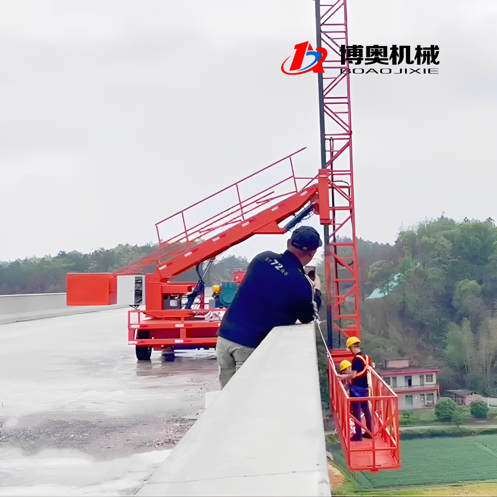 m60可跨(kuà)越防抛網的液壓橋(qiáo)梁排(pái)水管(guǎn)側邊安(ān)裝(zhuāng)設備(bèi)_檢修(xiū)車