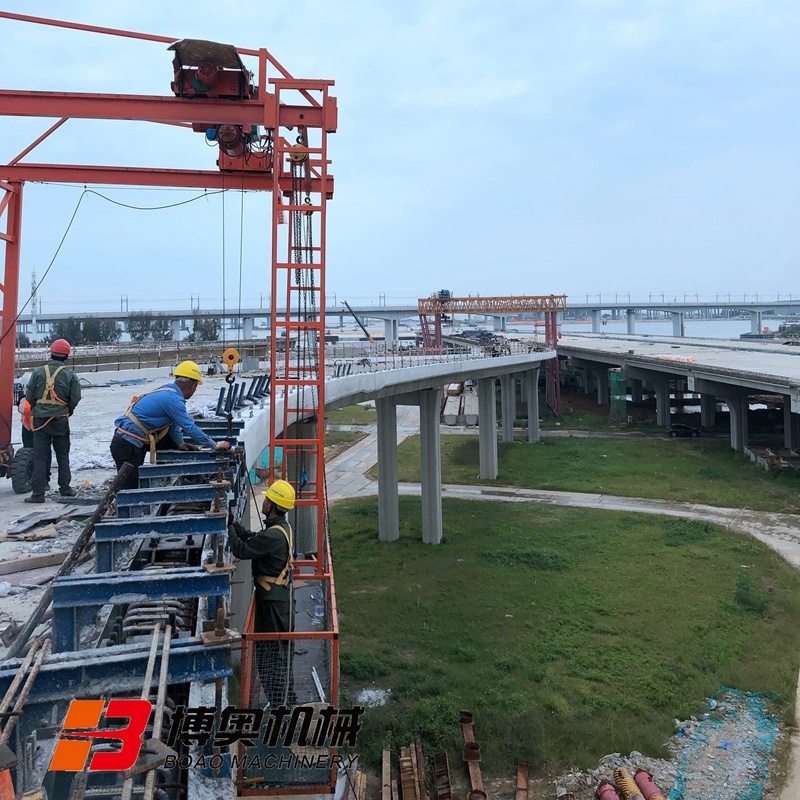 高(gāo)架橋防撞牆(qiáng)模闆施工車