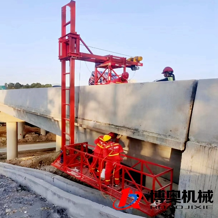 高(gāo)架橋排(pái)水管道(dào)安裝(zhuāng)施(shī)工(gōng)電動(dòng)吊籃設(shè)備